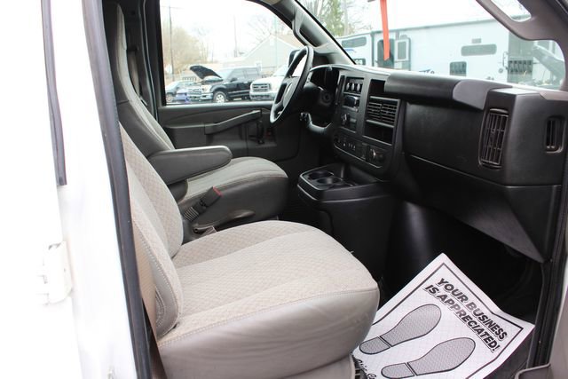 Used 2019 Chevrolet Express 3500 LT w/ LT Preferred Equipment Group RWD image 8