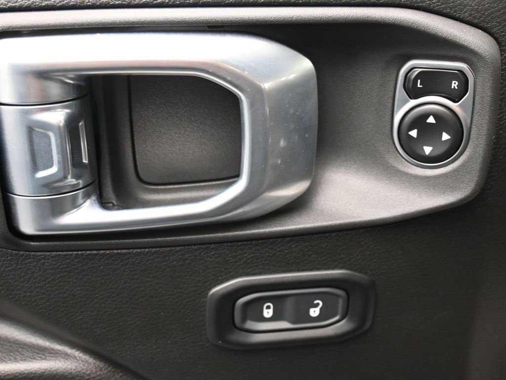 Used 2024 Jeep Wrangler Unlimited w/ Convenience Group image 10