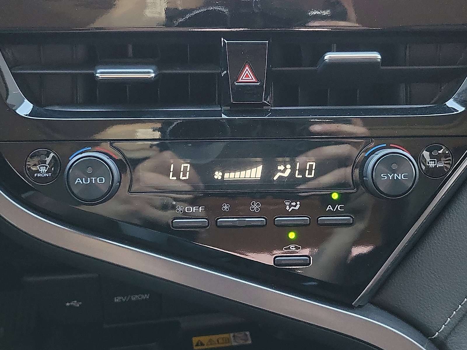 Used 2024 Toyota Camry SE w/ Audio Upgrade Package image 15