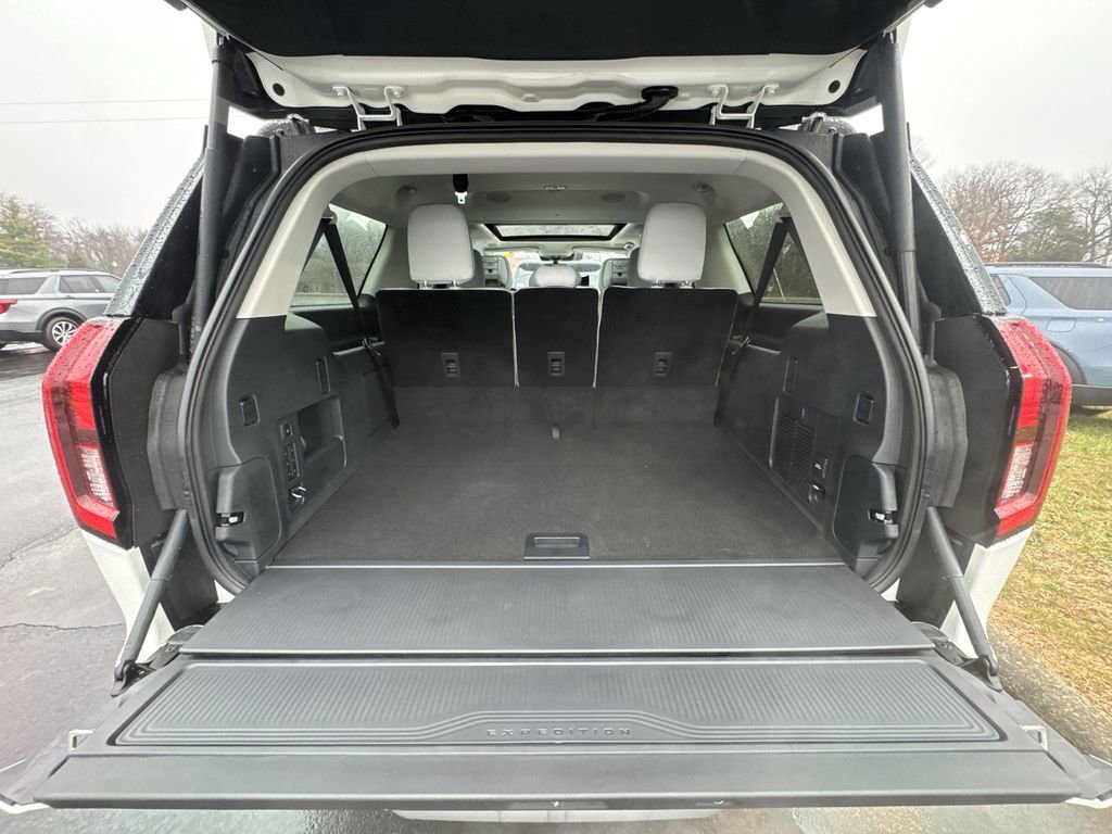 New 2026 Ford Expedition Max Platinum w/ Platinum Ultimate Package AWD/4WD image 25