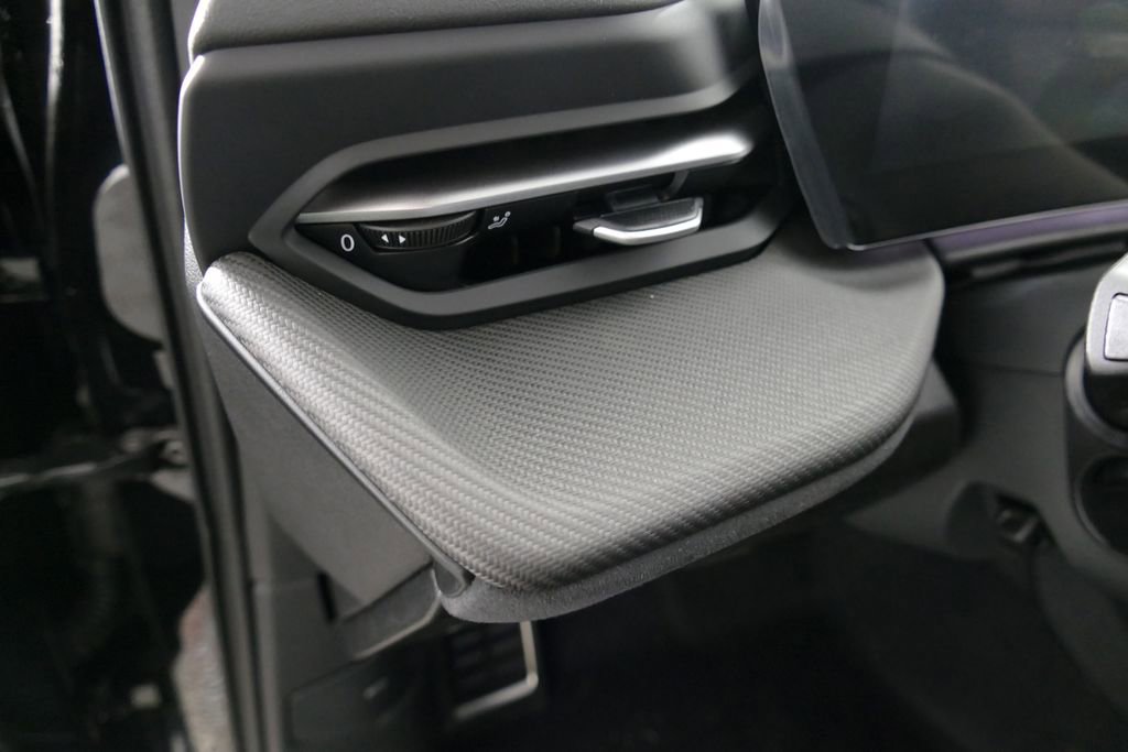 New 2026 Audi SQ5 Premium Plus image 17