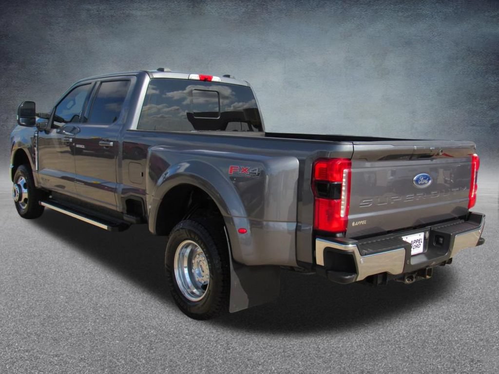 Used 2023 Ford F350 Lariat w/ FX4 Off-Road Package AWD/4WD image 5