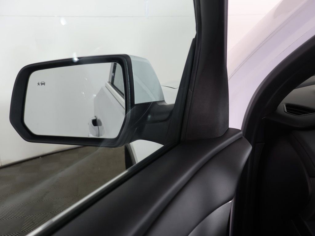 Used 2023 Chevrolet Traverse LT w/ LPO, Floor Liner Package image 39