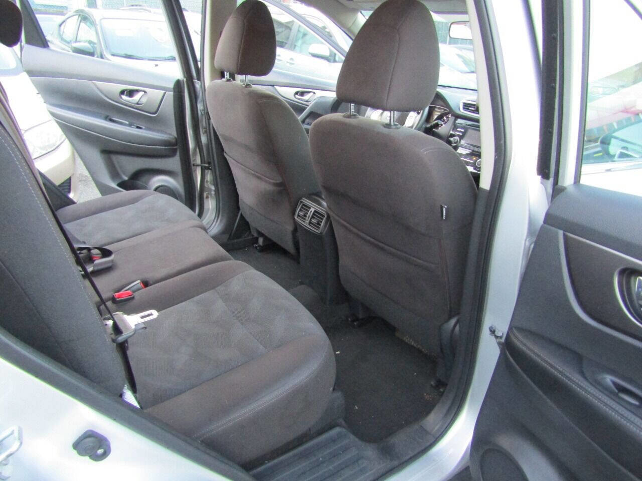 Used 2016 Nissan Rogue S image 28
