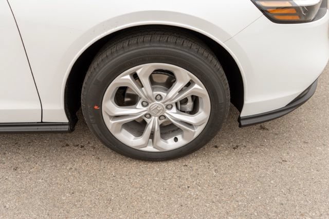 Used 2023 Honda Accord LX image 9