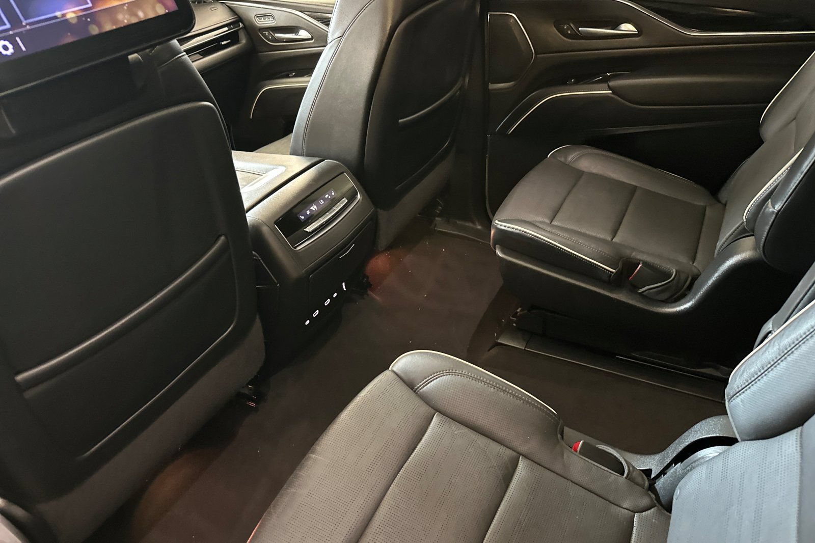 Used 2023 Cadillac Escalade Sport AWD/4WD image 14