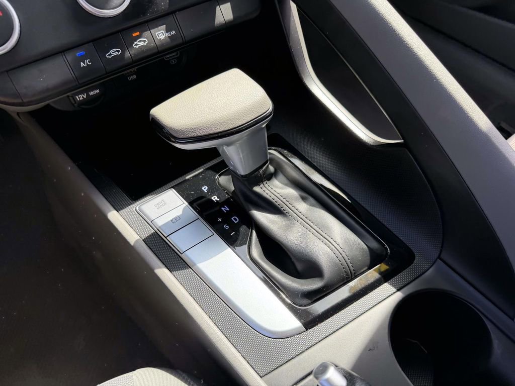 Certified 2023 Hyundai Elantra SE w/ Preferred Accessory Package FWD image 26