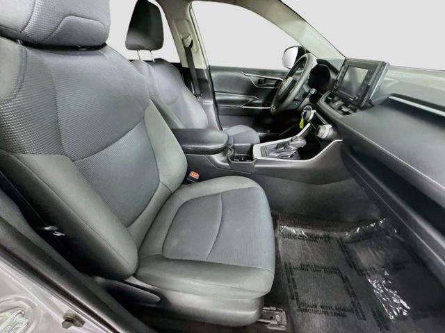 Used 2022 Toyota RAV4 LE FWD image 26
