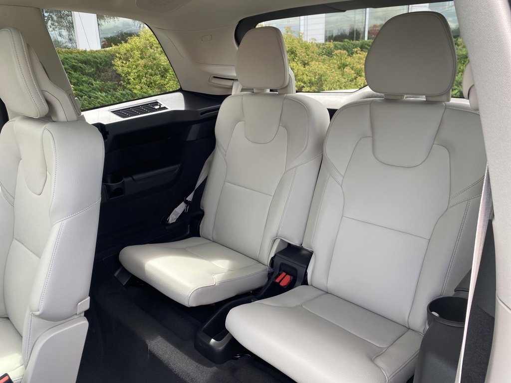 Used 2025 Volvo XC90 T8 Plus w/ Protection Package Premier image 34