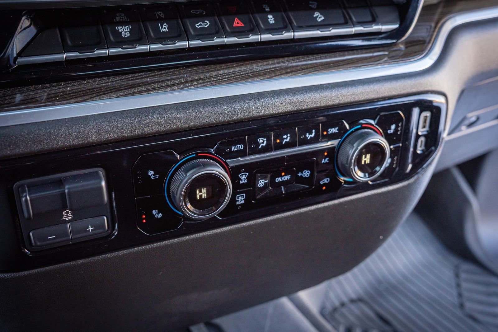 Used 2024 Chevrolet Silverado 2500 LT image 23