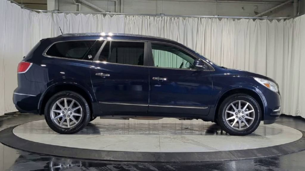 Used 2017 Buick Enclave Leather image 11