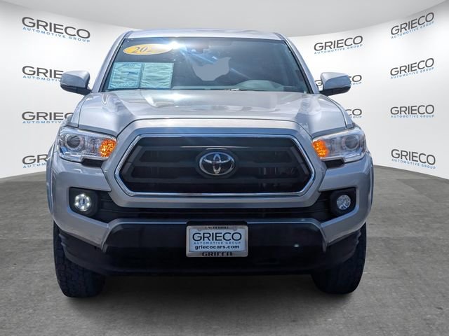Used 2022 Toyota Tacoma SR5 w/ Technology Package RWD image 2