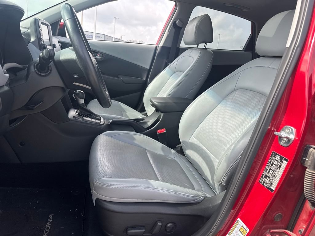 Used 2021 Hyundai Kona Limited w/ Cargo Package image 17