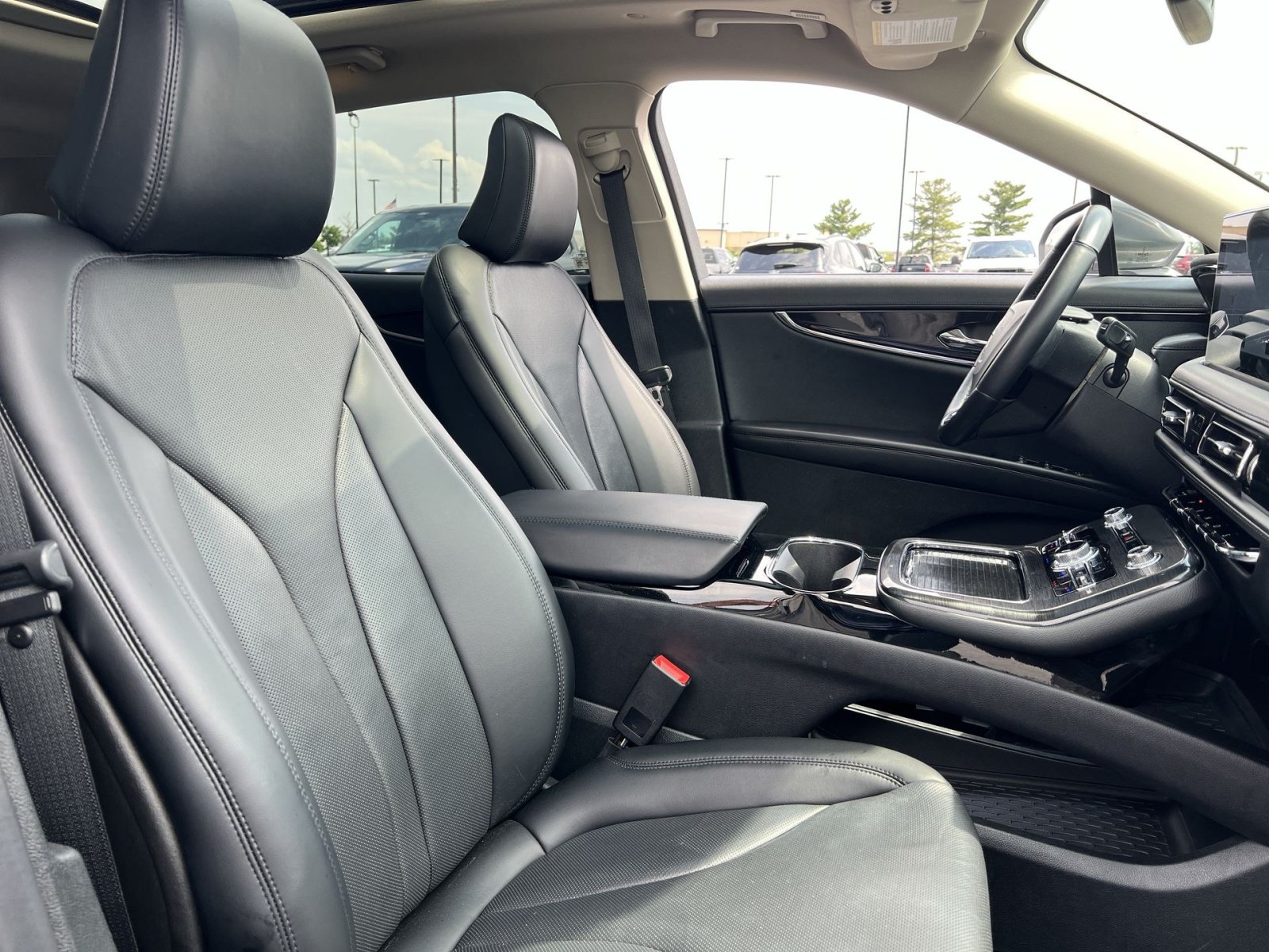 Used 2023 Lincoln Nautilus Reserve AWD/4WD image 27