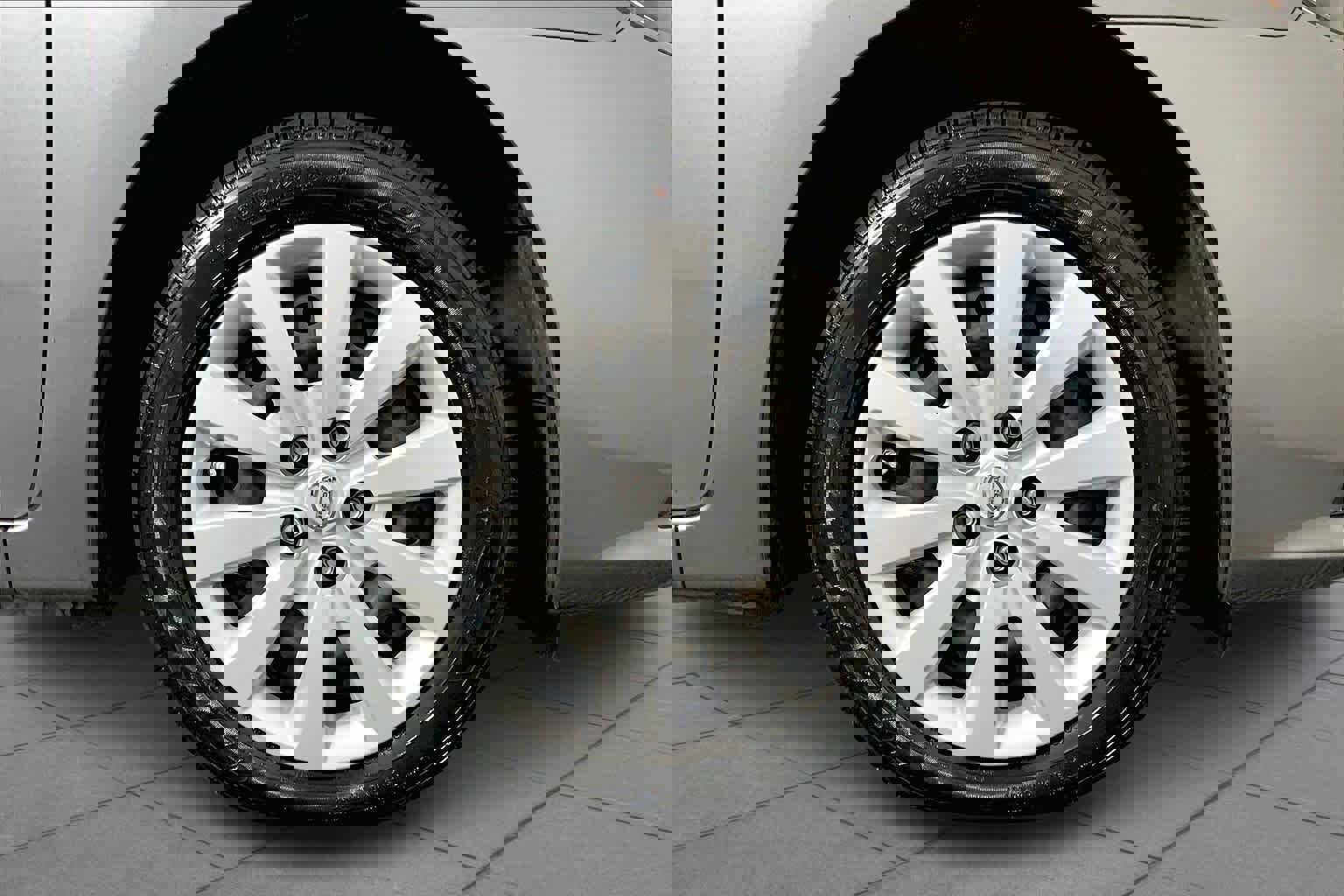 Used 2016 Nissan Sentra SV image 11