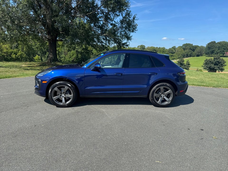 New 2025 Porsche Macan image 2