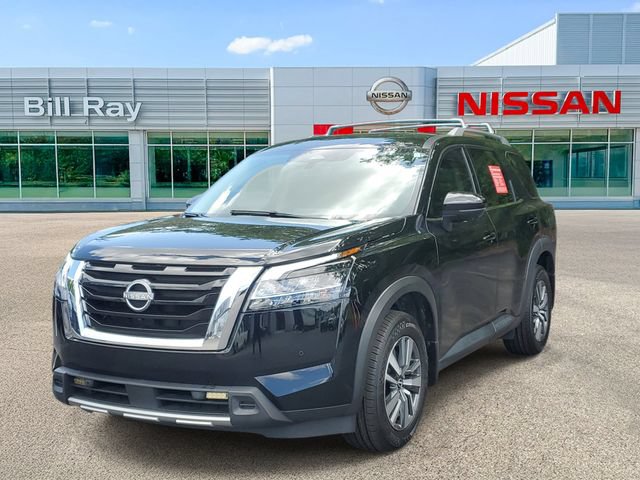 Used 2024 Nissan Pathfinder SL FWD image 2