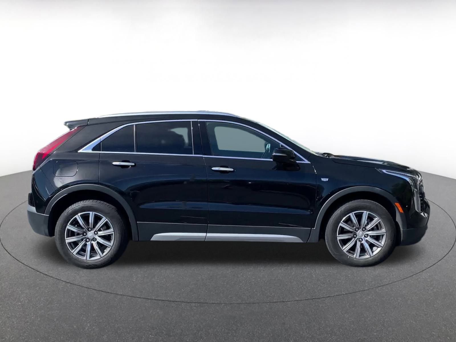 Used 2023 Cadillac XT4 Premium Luxury w/ Cold Weather Package image 16