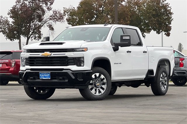 Used 2025 Chevrolet Silverado 2500 Custom w/ Custom Value Package image 8
