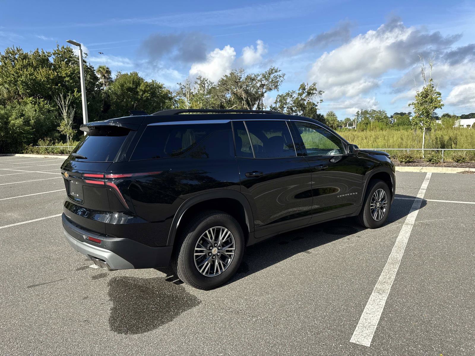Used 2026 Chevrolet Traverse LT w/ Driver Confidence Package FWD image 3
