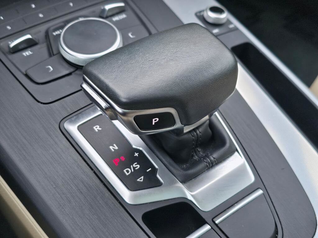 Used 2019 Audi Q5 2.0T Premium w/ Convenience Package AWD/4WD image 30