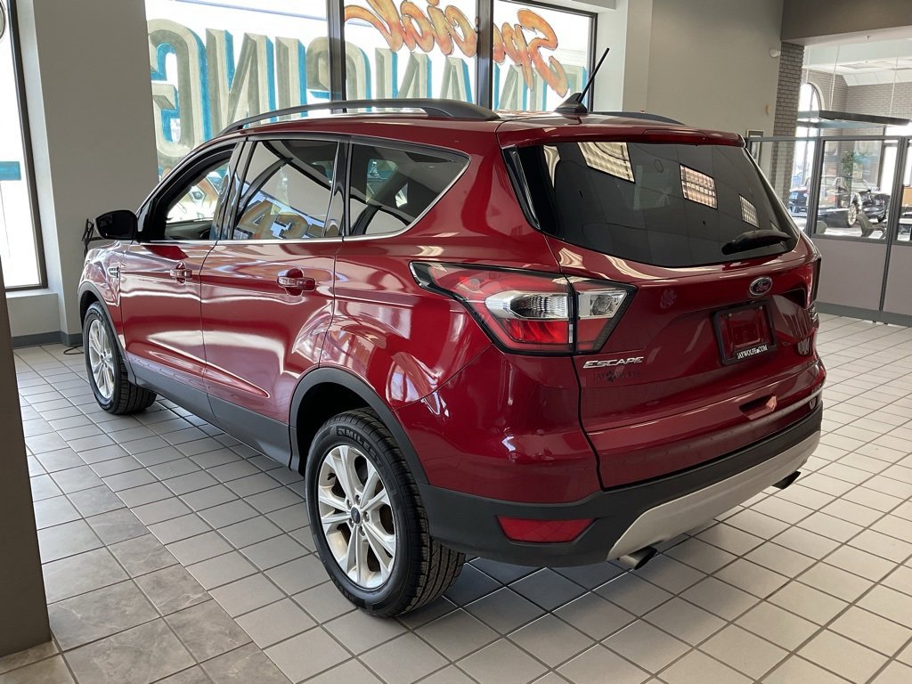Used 2018 Ford Escape SE w/ SE Sync 3 Package image 4