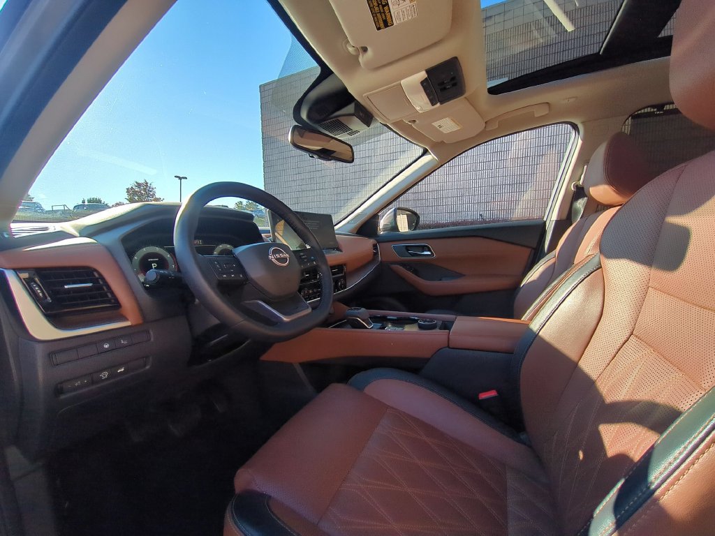 Used 2026 Nissan Rogue Platinum w/ Platinum Premium Package AWD/4WD image 15