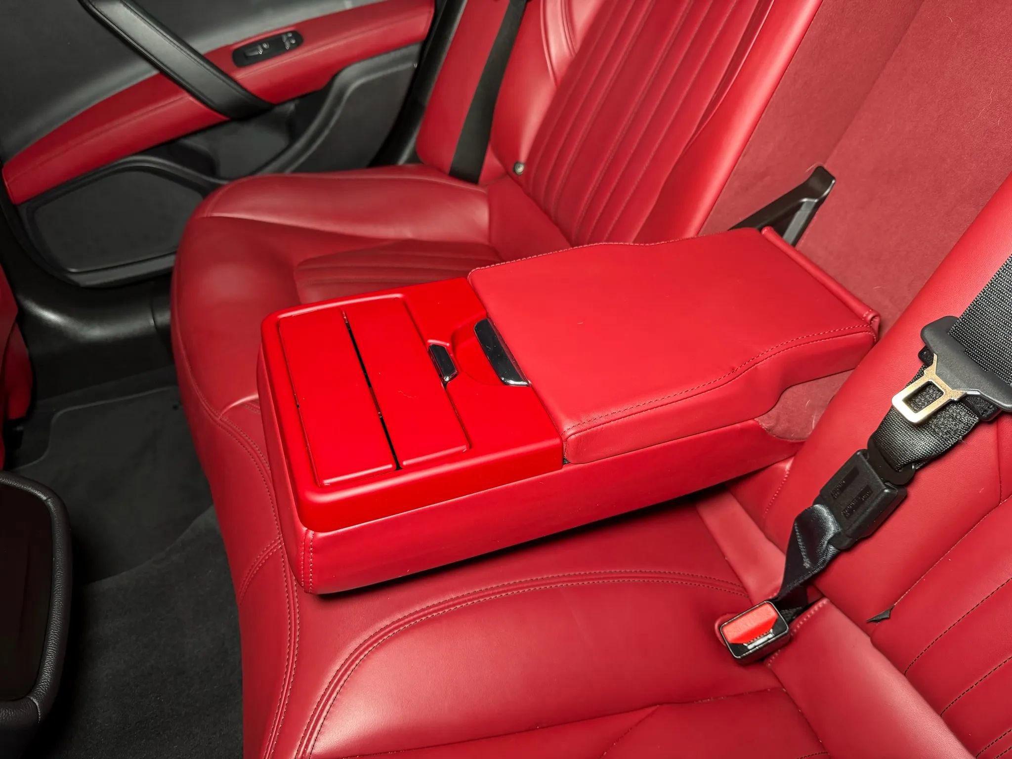 Used 2018 Maserati Ghibli S image 23