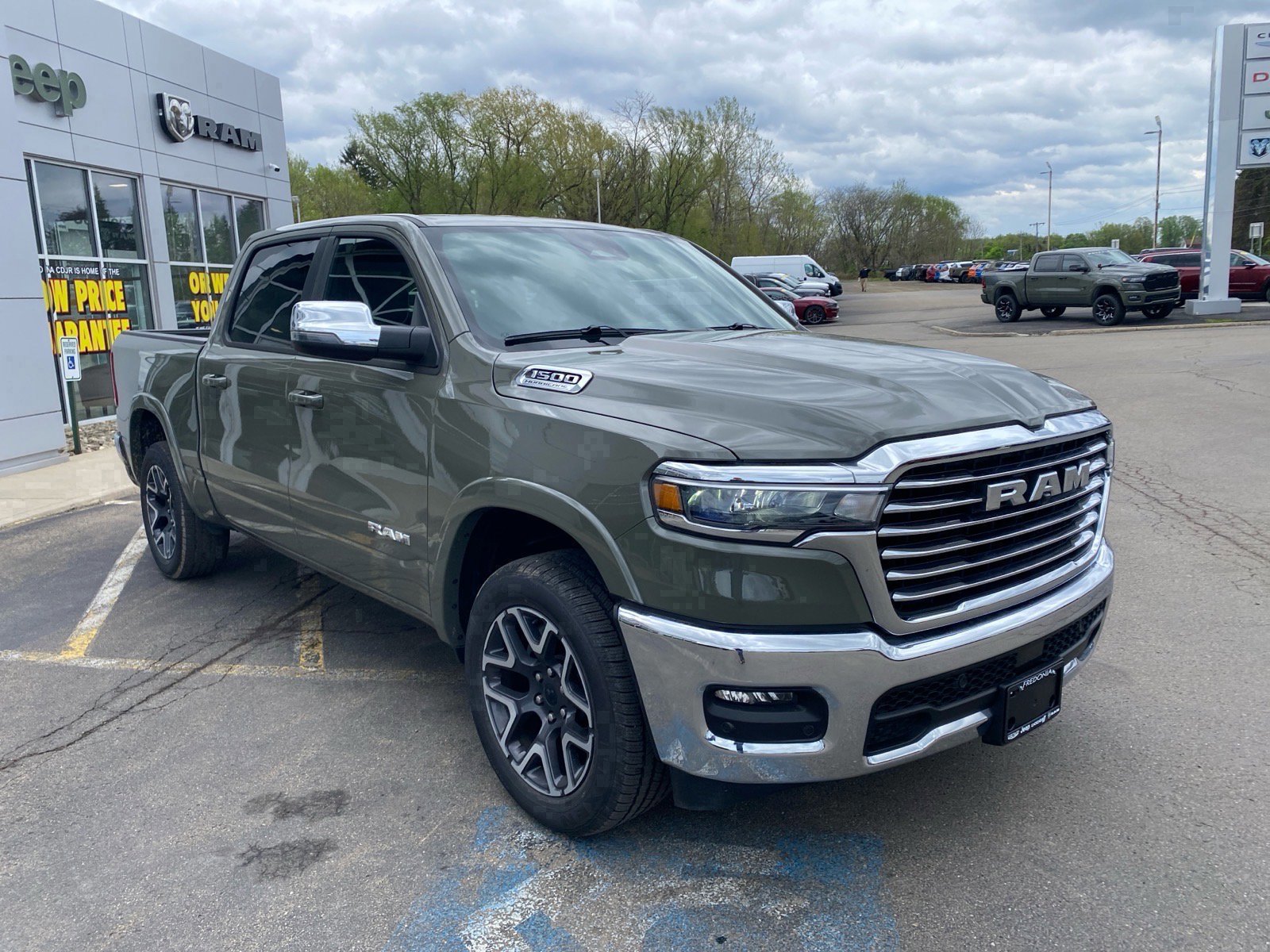Used 2026 RAM 1500 Laramie AWD/4WD image 7