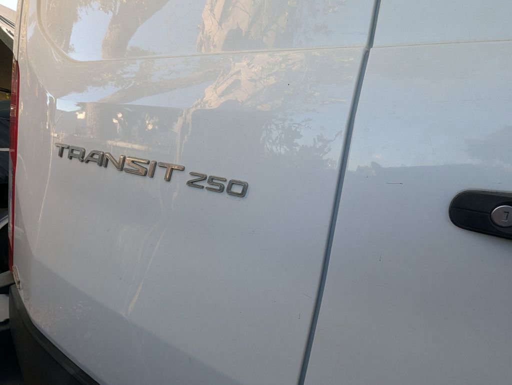 Used 2020 Ford Transit 250 Low Roof RWD image 11