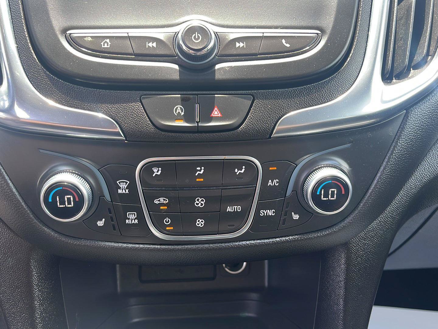 Used 2024 Chevrolet Equinox LT w/ Driver Convenience Package FWD image 28