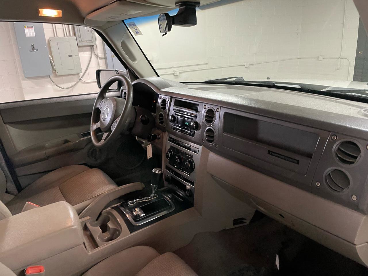 Used 2007 Jeep Commander Sport w/ Skid Plate Group image 15