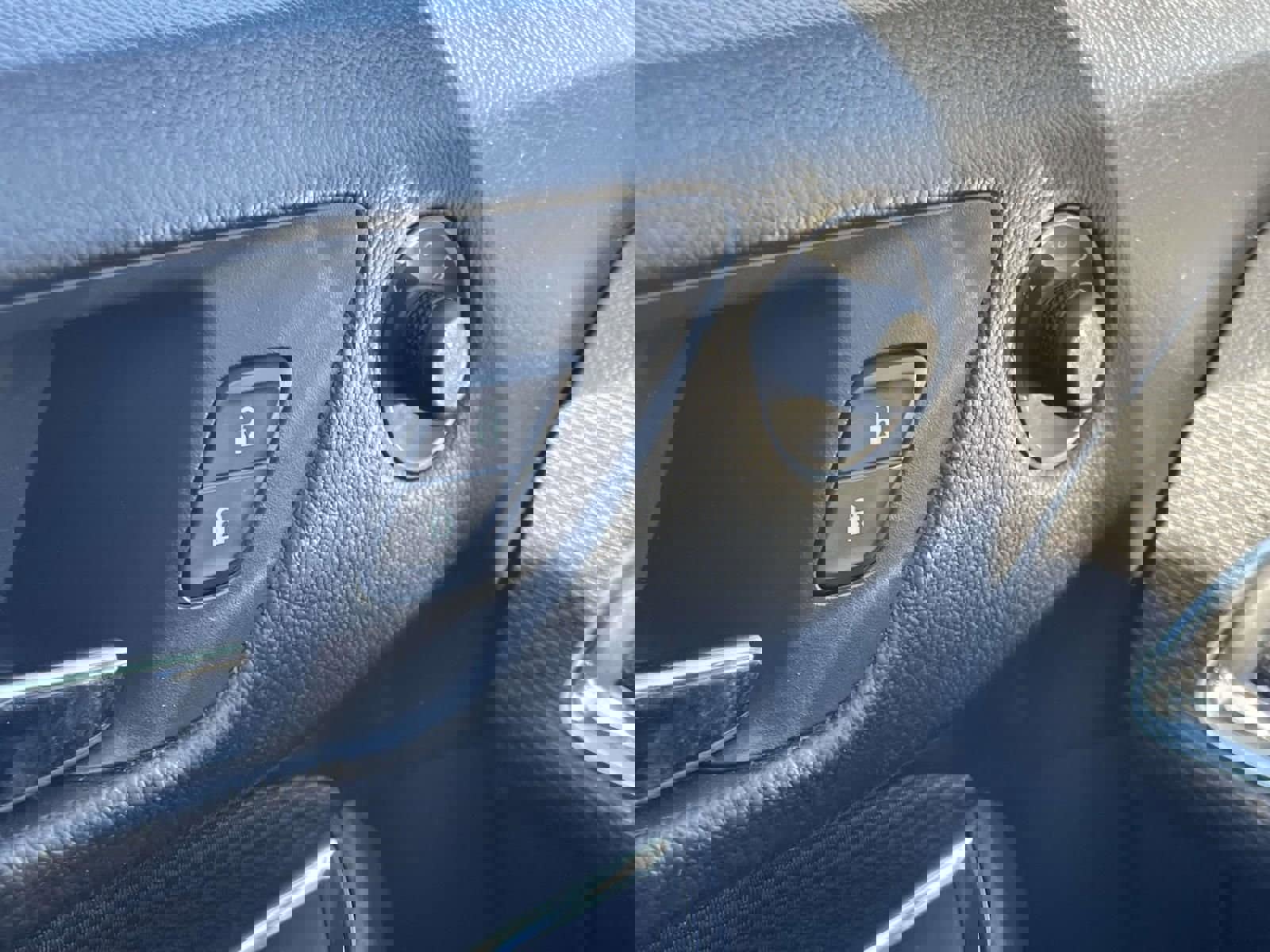 Used 2019 Chevrolet Cruze LT w/ LT True North Edition image 23