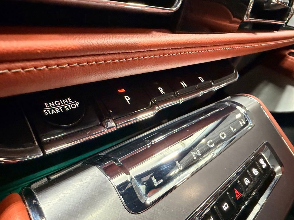 Used 2025 Lincoln Aviator Reserve w/ Luxury Package AWD/4WD image 36
