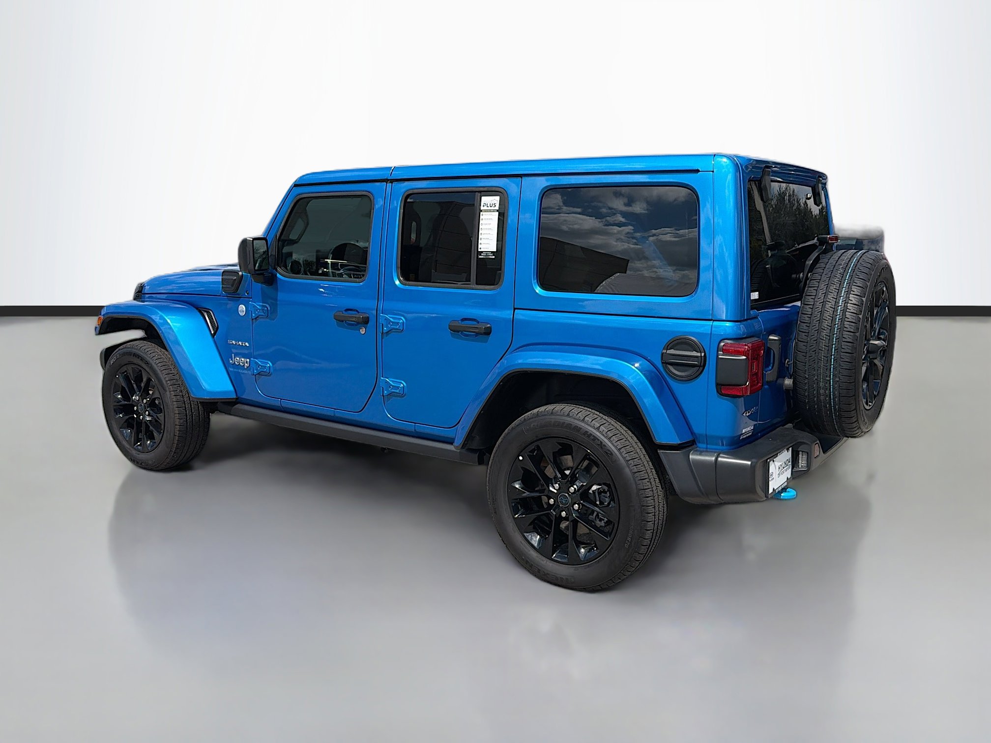 Used 2024 Jeep Wrangler Sahara image 5
