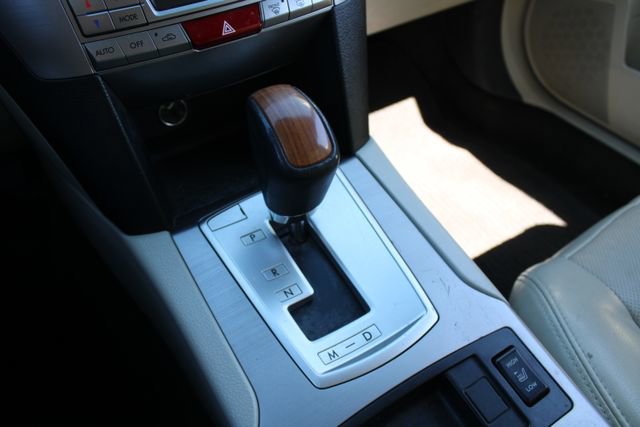 Used 2013 Subaru Outback 3.6R Limited w/ Moonroof Pkg image 21