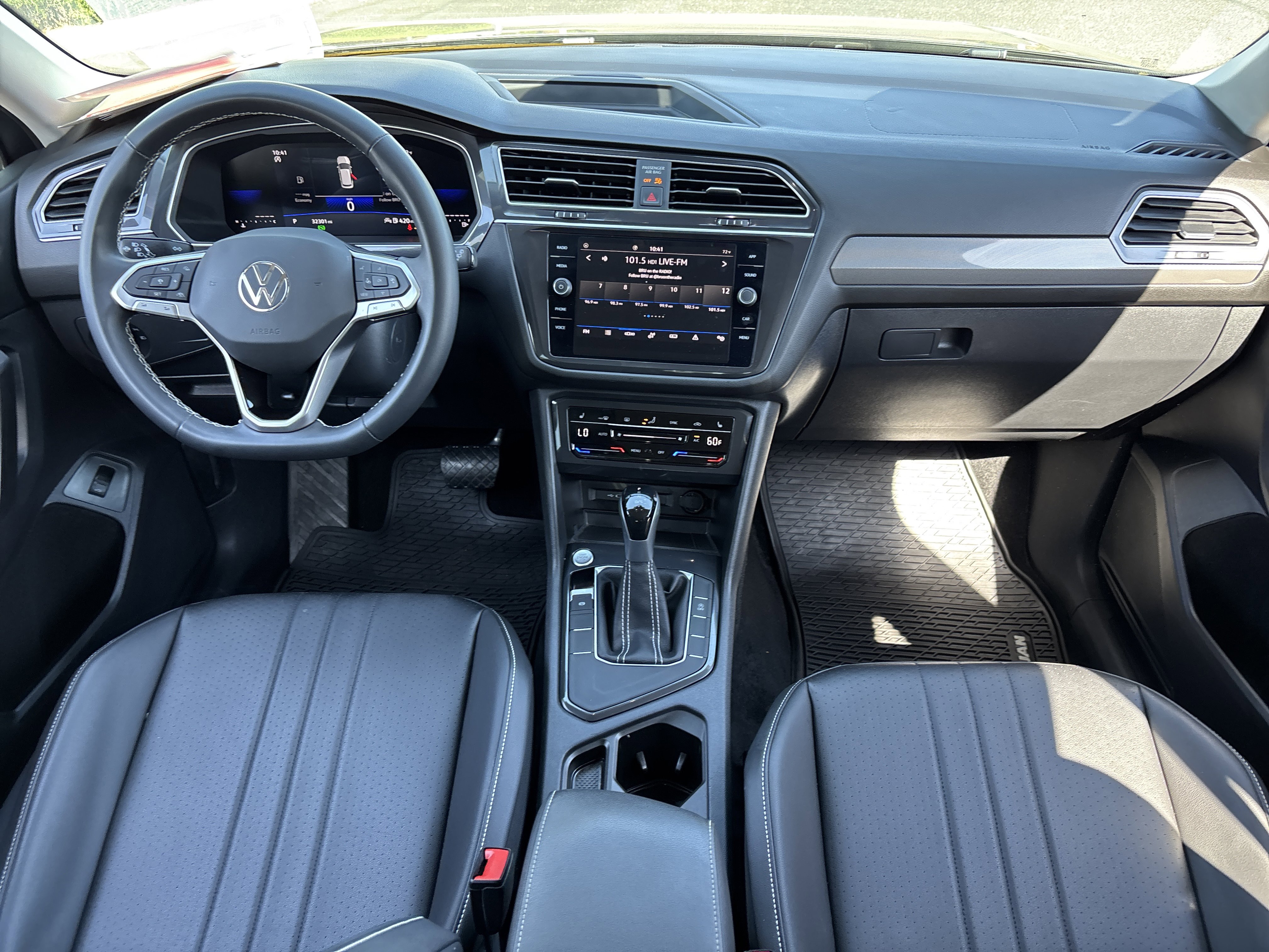 Certified 2023 Volkswagen Tiguan SE FWD image 14