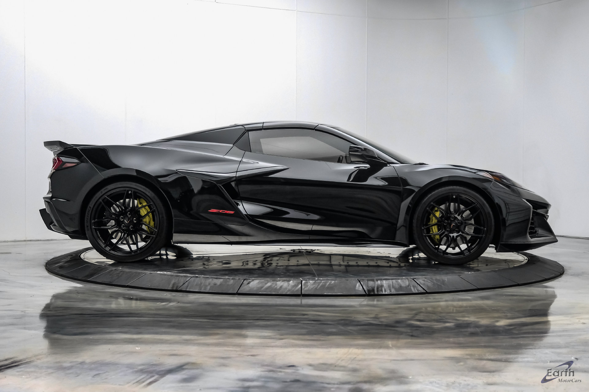 Used 2023 Chevrolet Corvette Z06 w/ Stealth Interior Trim Package RWD image 27