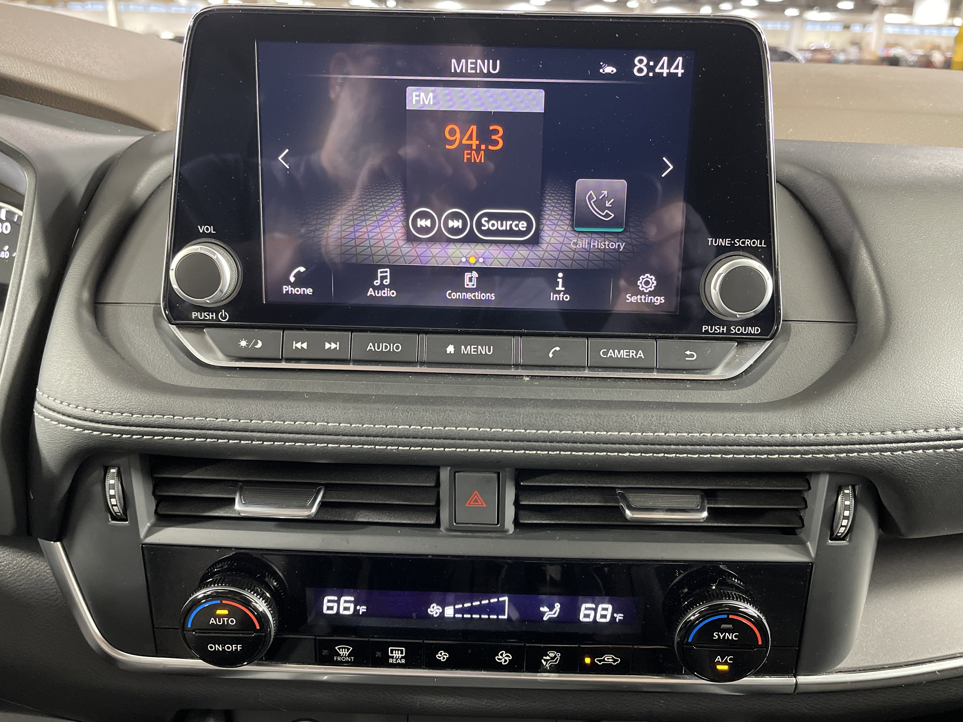 Used 2023 Nissan Rogue SV image 22