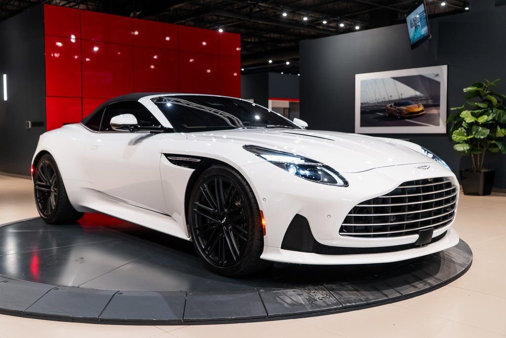 Used 2024 Aston Martin DB12 Convertible image 47