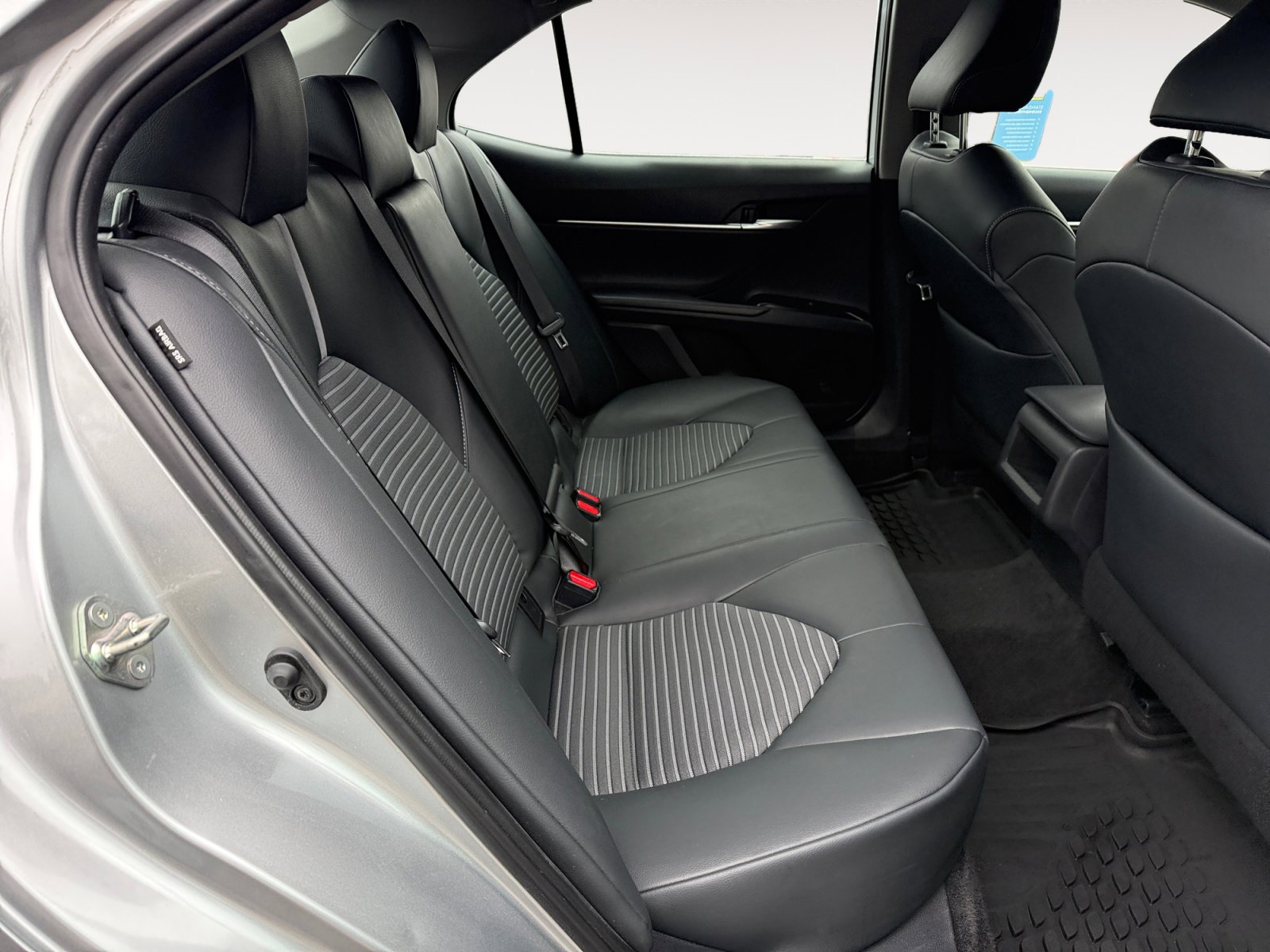 Used 2019 Toyota Camry SE image 18