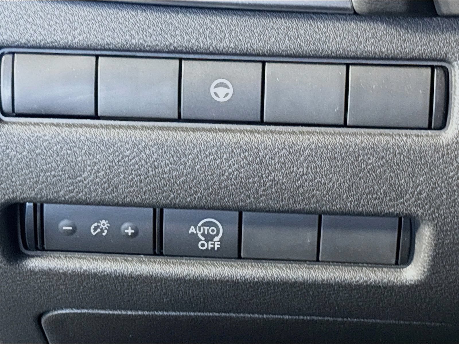 Used 2023 Nissan Rogue SV AWD/4WD image 10