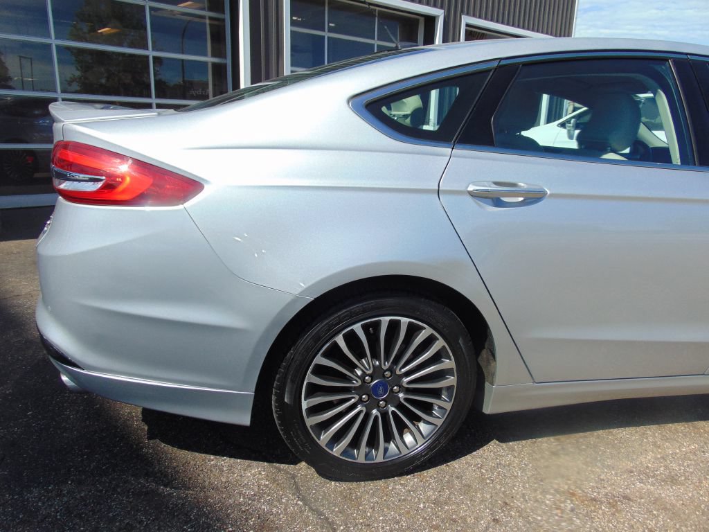 Used 2018 Ford Fusion Titanium FWD image 14