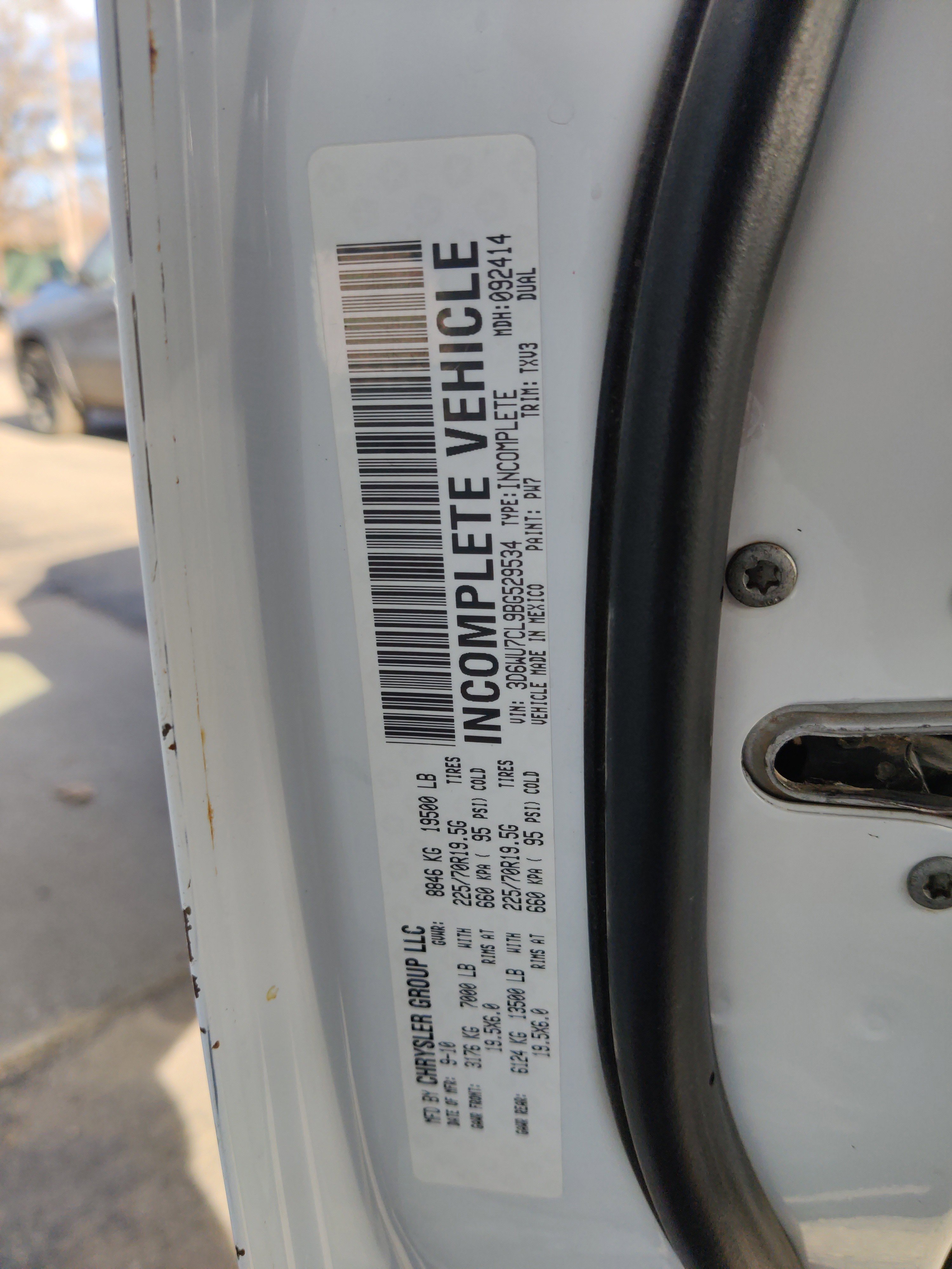 Used 2011 RAM 5500 ST image 25