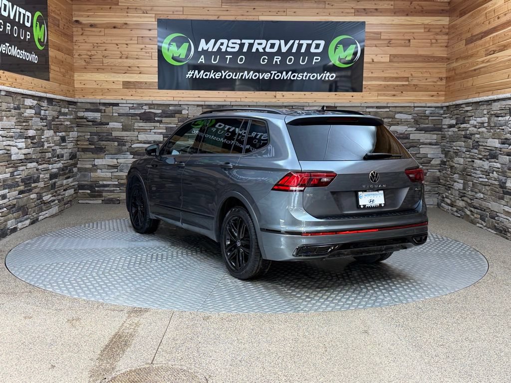 Used 2022 Volkswagen Tiguan SE R-Line AWD/4WD image 7