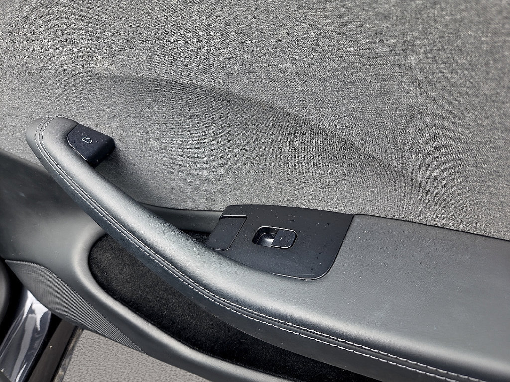 Used 2024 Tesla Model 3 Standard Range RWD image 18