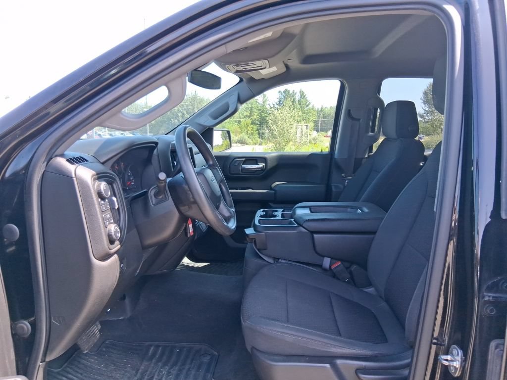 Used 2022 Chevrolet Silverado 1500 Custom Trail Boss AWD/4WD image 24