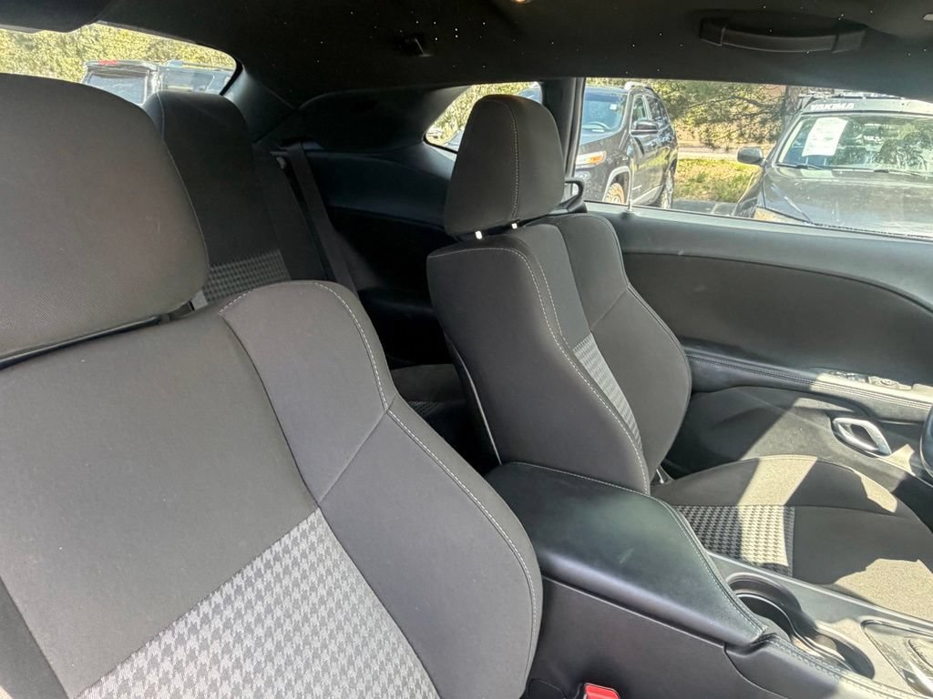 Used 2022 Dodge Challenger R/T RWD image 12
