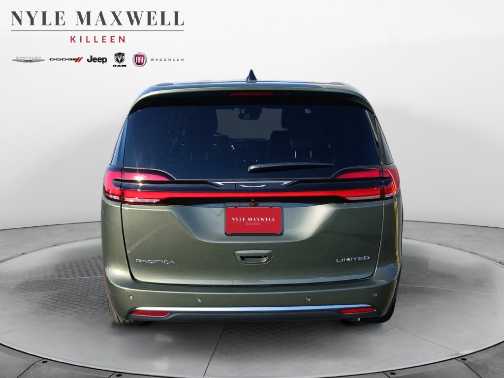 New 2027 Chrysler Pacifica Limited FWD image 15