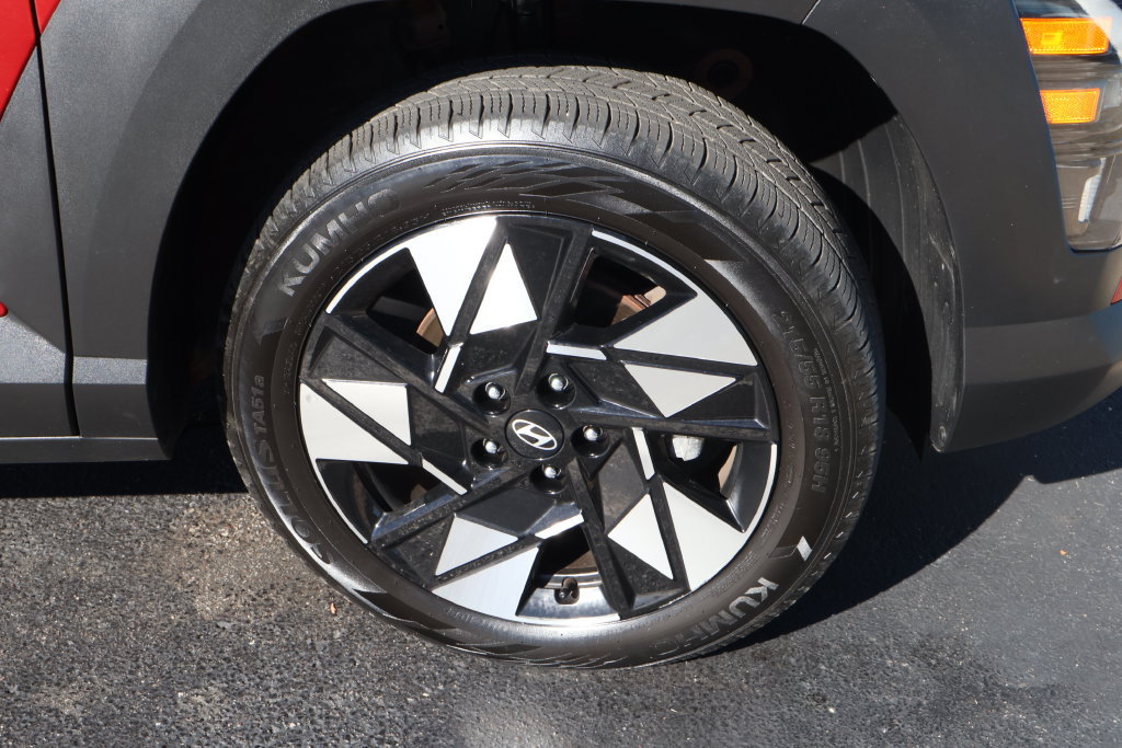 Used 2025 Hyundai Kona SEL AWD/4WD image 5